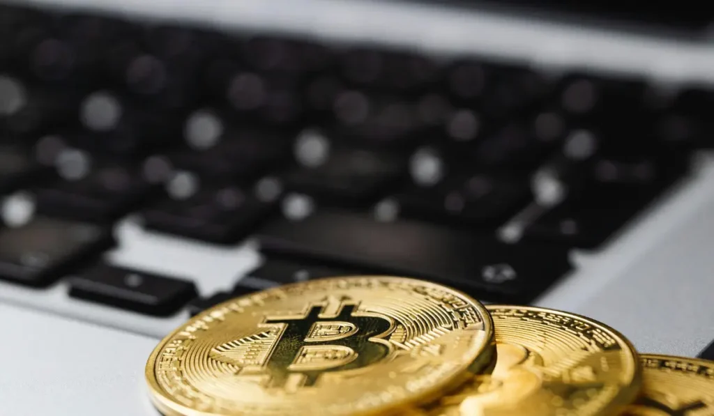 Empresa Americana Surpreende Troca Milhões em Ações por Bitcoin