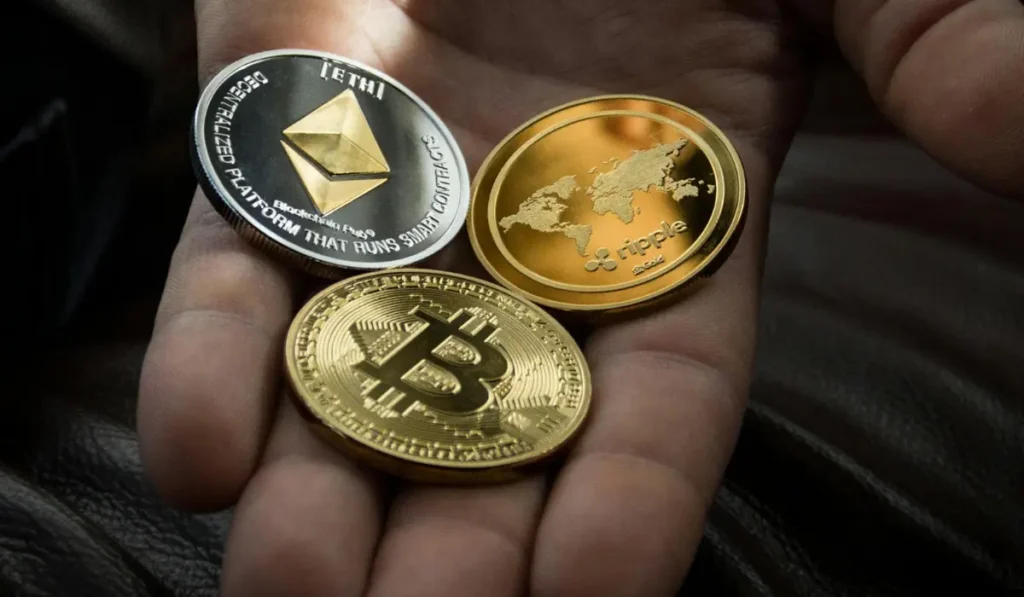 Reddit elege as 3 criptomoedas que podem explodir em 2025