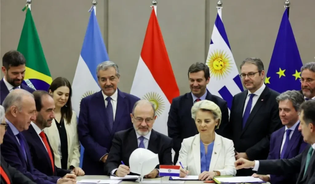 Quando a política interna derruba gigantes o caso Macron e o acordo Mercosul